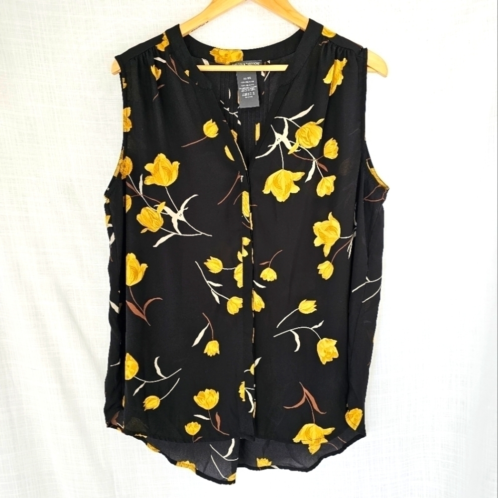 Chelsea And Theodore Yellow Flower Novelty Print Sleeveless Women's Blouse Tank